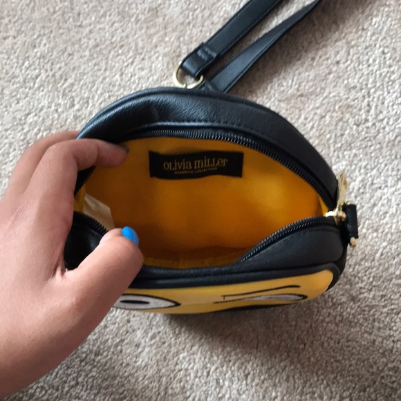 shocked emoji face chained purse - Picture 2 of 4